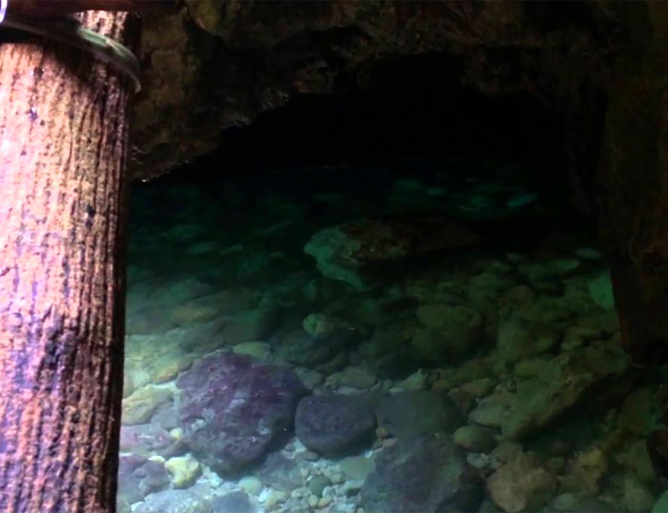 Underwater Cave 08